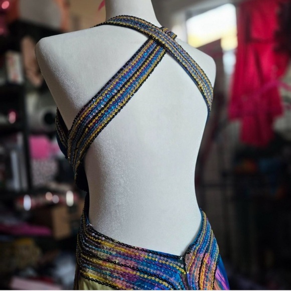 La Femme Maxi Silk Multicolor Backless Sequin Gown Dress Size 6 - Picture 6 of 16